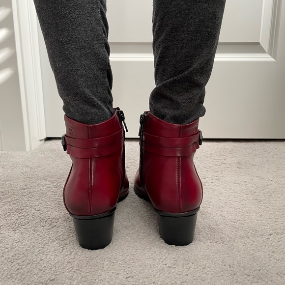 Dorking ankle boots in colour red new with tags in size 37 EU (6.5 US) - Picture 3 of 10